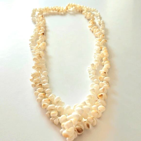 Island Chic: Vintage Hawaiian Shell Necklace Set - Picture 1 of 16
